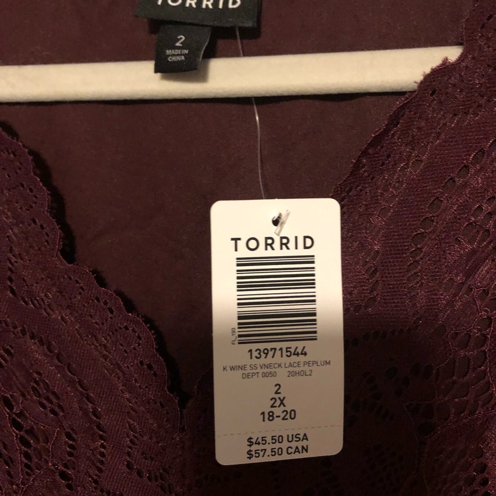 Torrid lace top 2x burgundy NWT